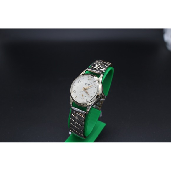 Vintage Genova De Luxe Swiss Mechanical Watch – Textured Dial – Small Seconds